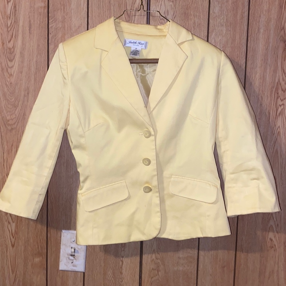 Brand - Judith Hart; Size - 6p; Color - Yellow
